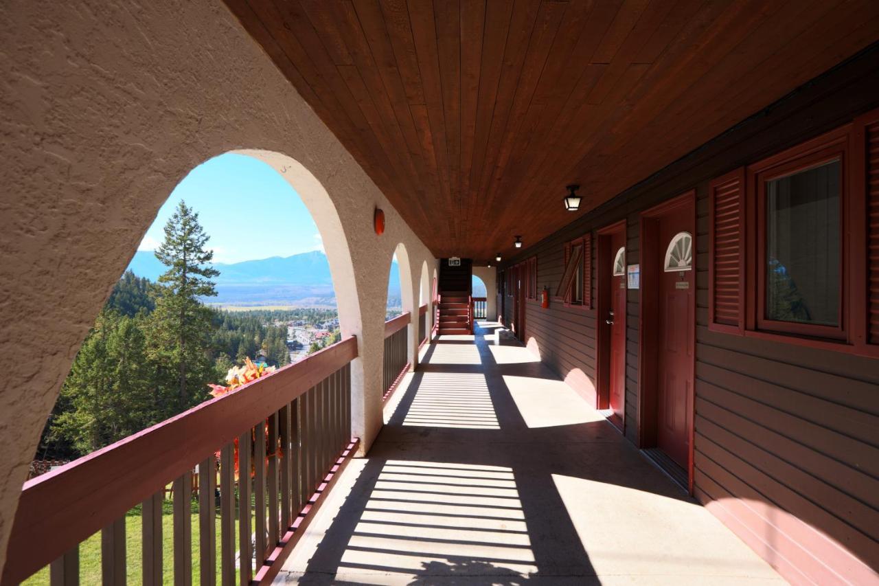 Radium Chalet Radium Hot Springs Exterior photo