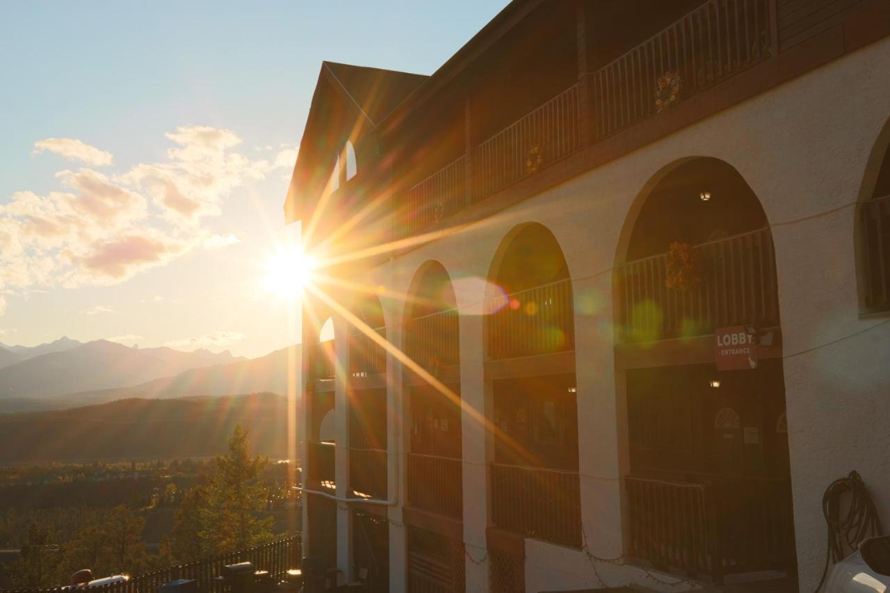 Radium Chalet Radium Hot Springs Exterior photo
