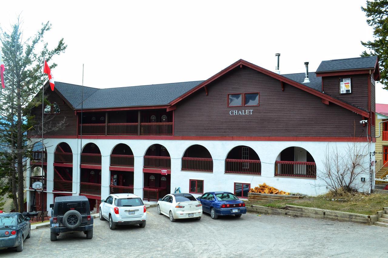 Radium Chalet Radium Hot Springs Exterior photo