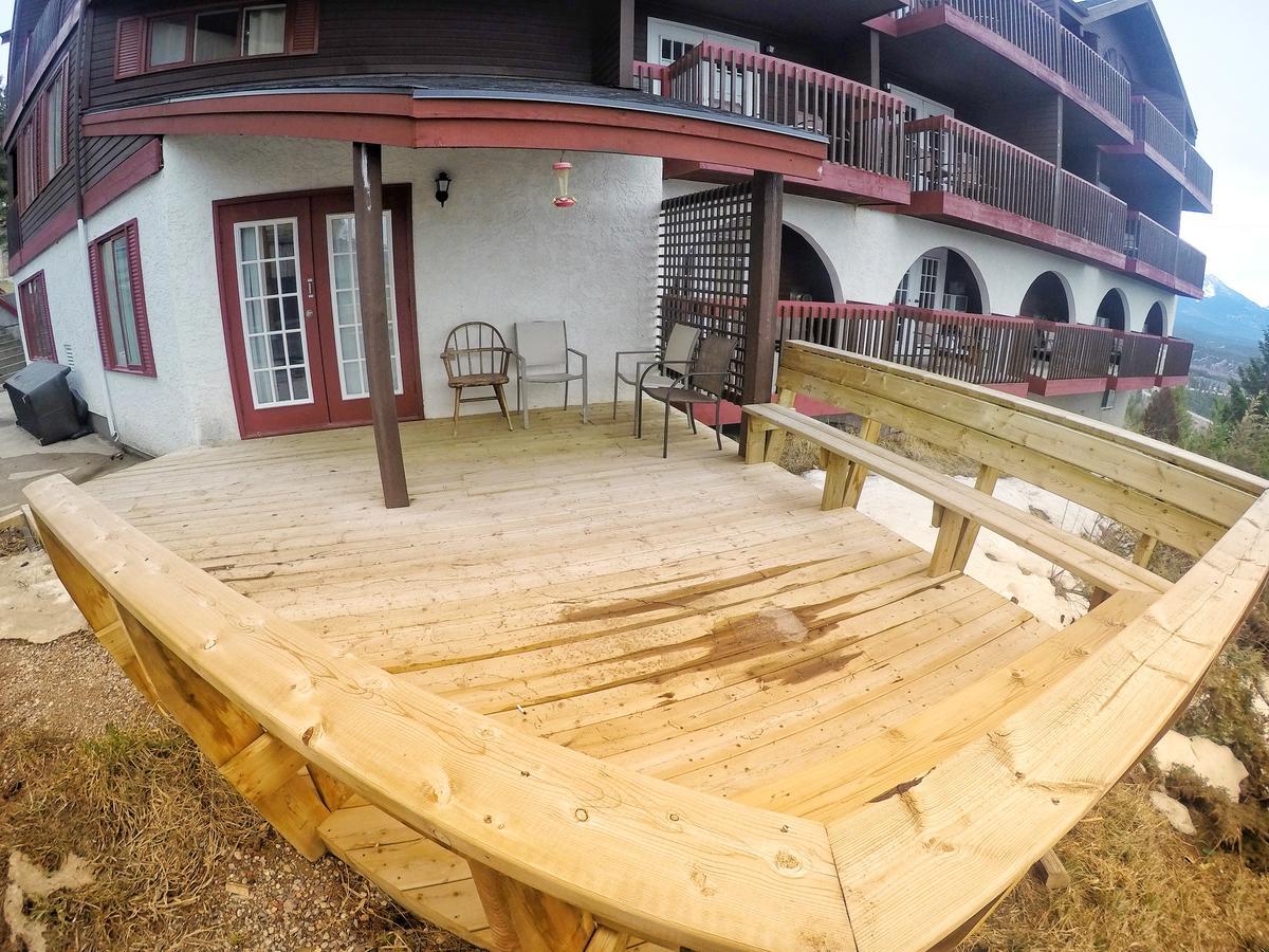 Radium Chalet Radium Hot Springs Exterior photo